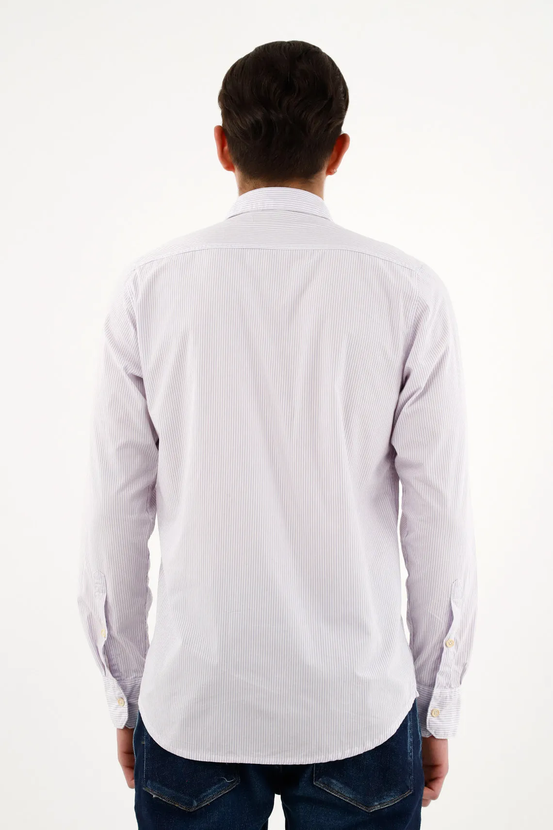 Camisa morada con diseño a rayas para hombre