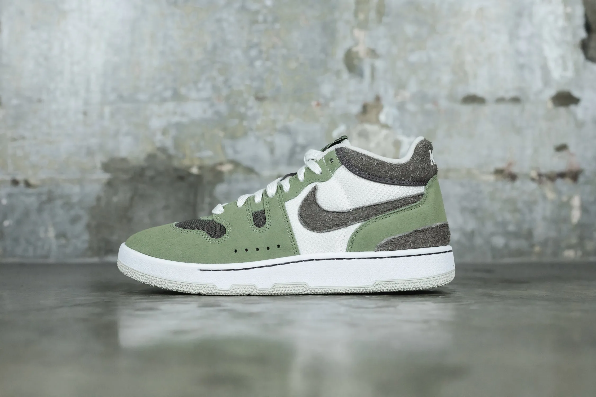 Nike Attack 'Oil Green and Ironstone'