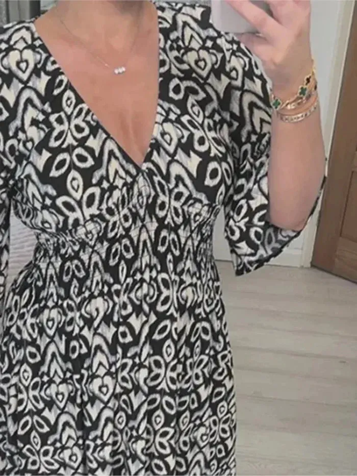 Vestido Com Decote em V Floral Modelo Giordanno